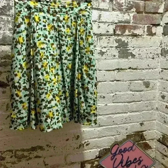 KATE SPADE skirt size 4.  Excellent condition! - Picture 1 of 8